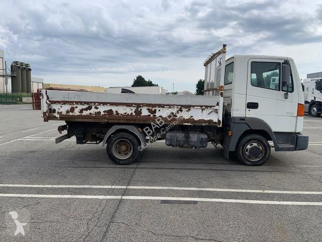 Teherautó Nissan 56.13