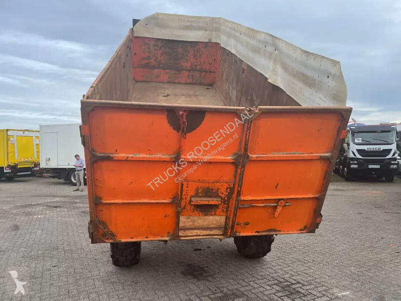 Vrachtwagen Mercedes + Manual + Kipper + 4x4