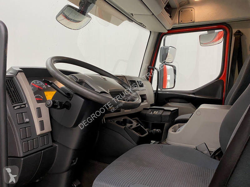 Vrachtwagen Volvo FL 240