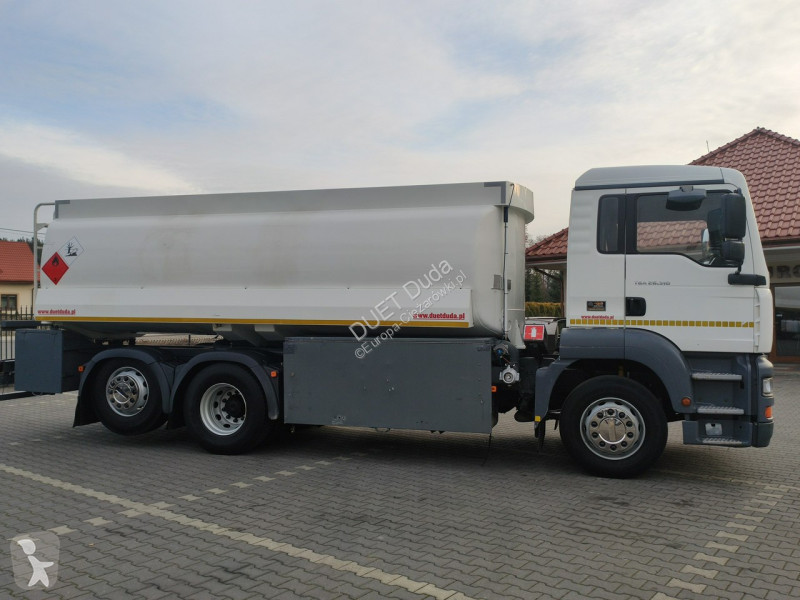 Lastbil MAN TGA 26.310 Autocysterna z Dystrybucją