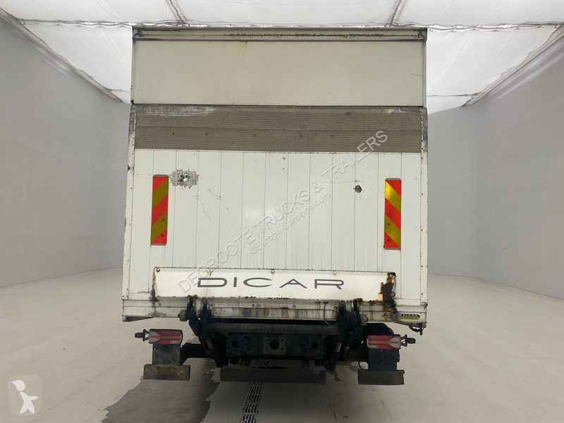 Vrachtwagen MAN 12.210