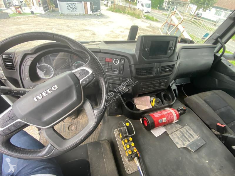 Kamion Iveco 460