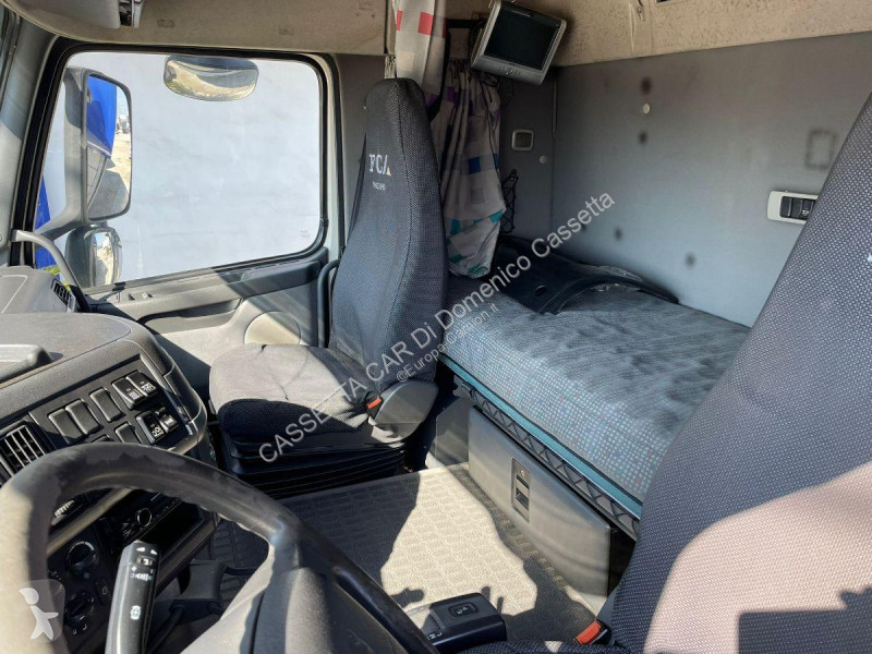Camion Volvo FH 12 460 CON CASSONE RIB.BIL. 8 TON