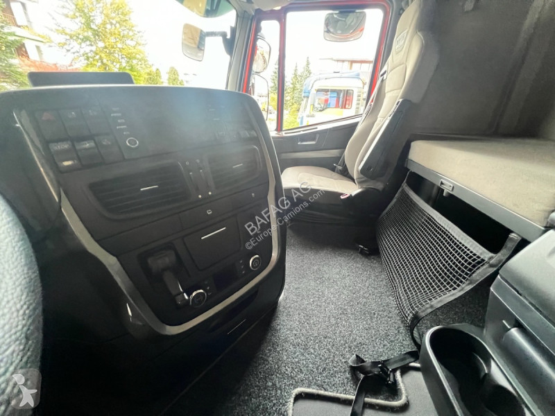 Kamion Iveco 260s42 stralis