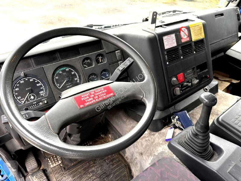 Kamion Iveco  CURS0R 240 PORTEUR FOURGON