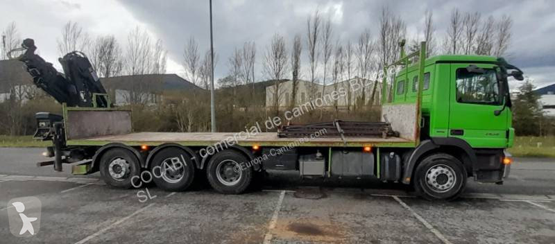 Camion Mercedes Con pluma