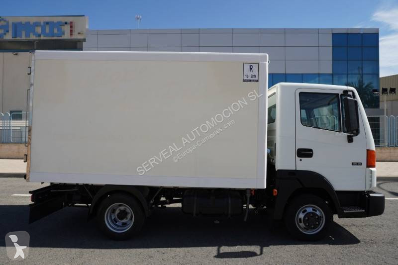 Camião Nissan