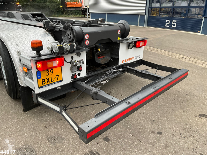Camion Volvo 420 8x2 Hiab 25 Tonmeter laadkraan...