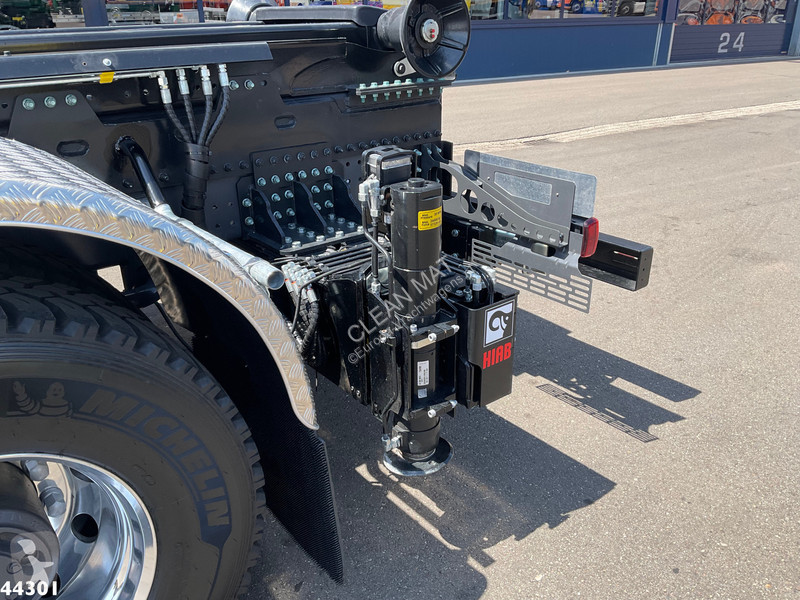 Camion Volvo 500 8x4 Euro 6 Hiab 65 Tonmeter...