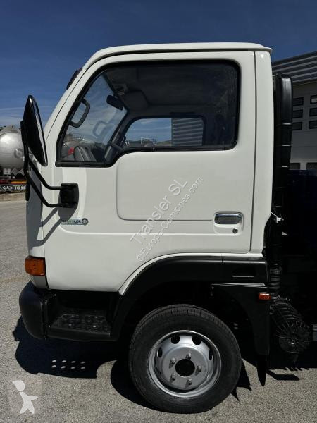 Camión Nissan E
