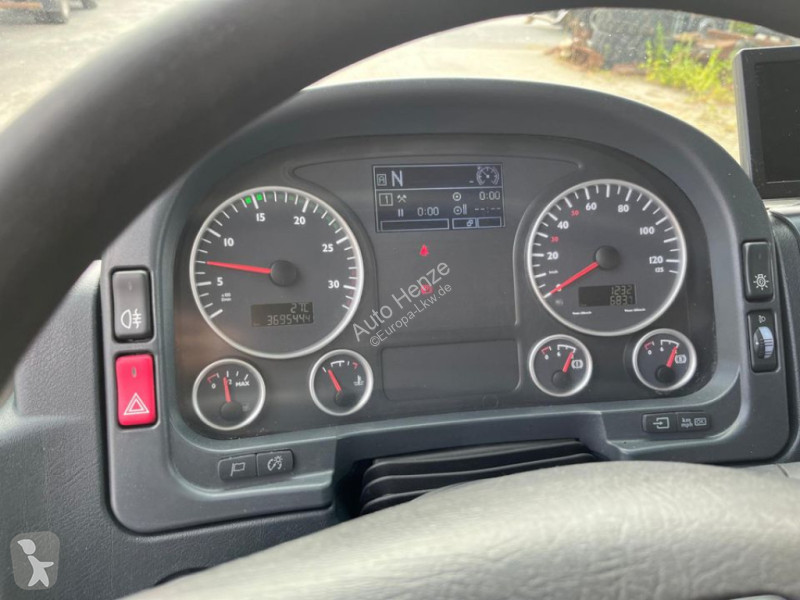 Camion MAN TG-L 12.220 4x2 BL Standardkoffer...