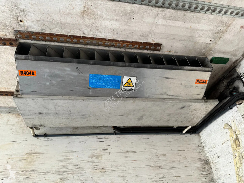 Kamion Volvo 12420 6X2 - EURO 3 + HANGER...