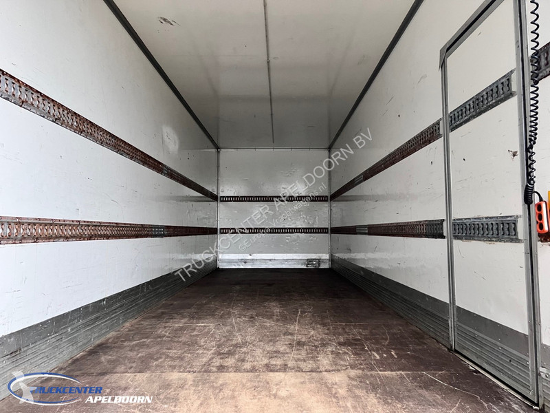 Kamion Iveco 150E28 175,650 km, AC, 3 seats,...