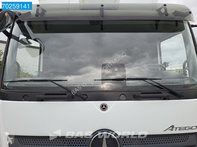 Camion Mercedes 816 4X2 7.49t Thermoking B-100...