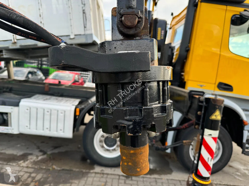 Lastbil Mercedes 4448 8X4 + EURO 6 + FASSI F315...
