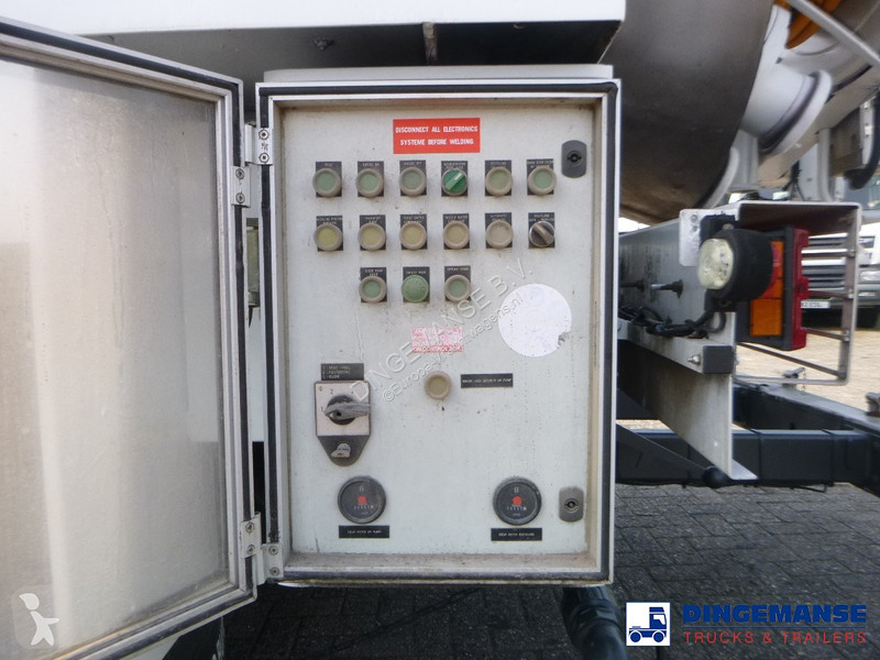 Camion Mercedes 3241 8x4 RHD Huwer vacuum tank...