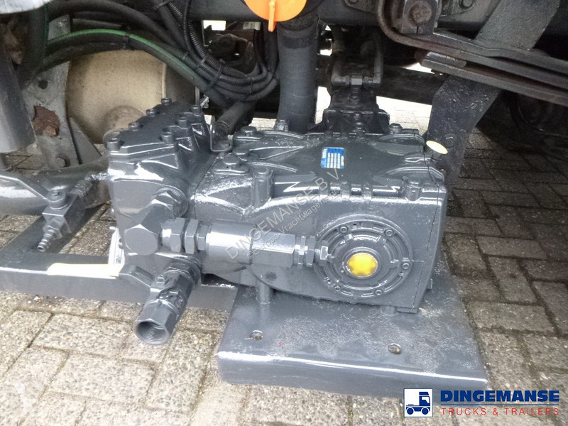 Camion Renault 180.14 dxi 4x2 RHD Euro 5 vacuum...