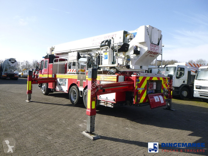 Camion Volvo 6x4 RHD Bronto Skylift F32HDT...