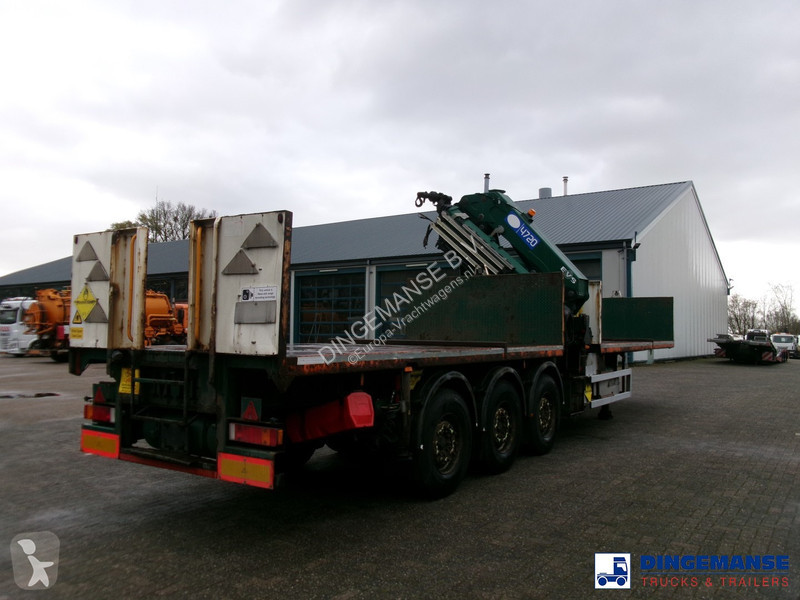 Vrachtwagen  Platform trailer + HMF 4720 K3 crane
