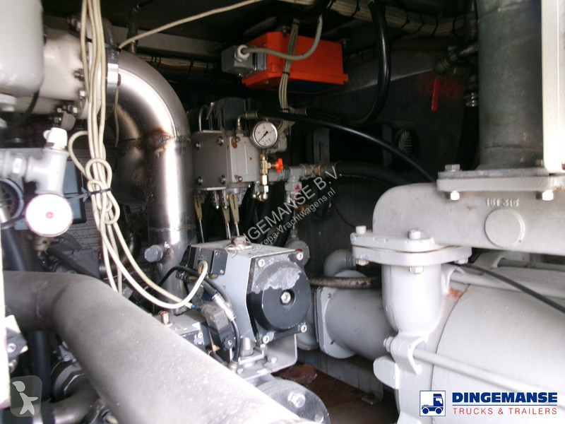 Kamion Mercedes 2535 6x2 vacuum tank Saugbagger