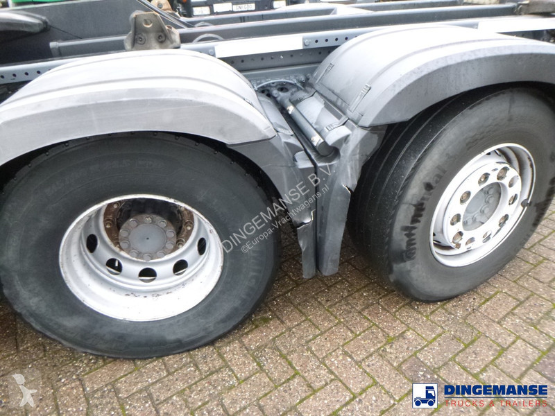 Vrachtwagen Mercedes 2843 6x2 Hyva container...