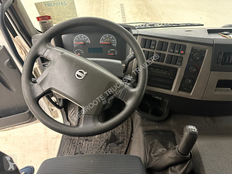 Kamion Volvo 300 - 6x2