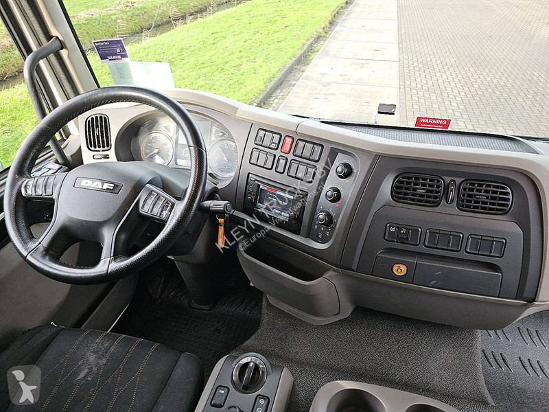 Camión DAF 260 16T AIRCO TAILLIFT