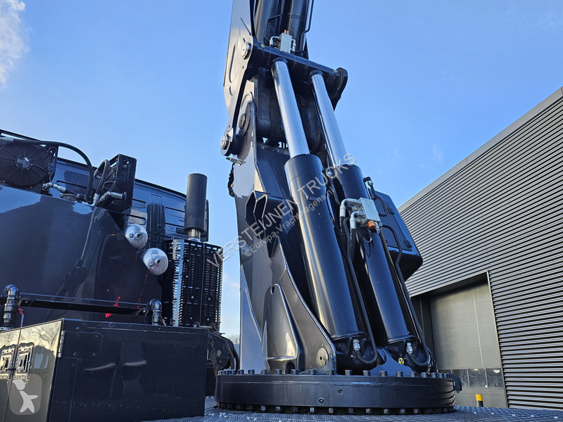 Kamion Volvo 8x2-6 / FASSI F1650 / JIB + WINCH...