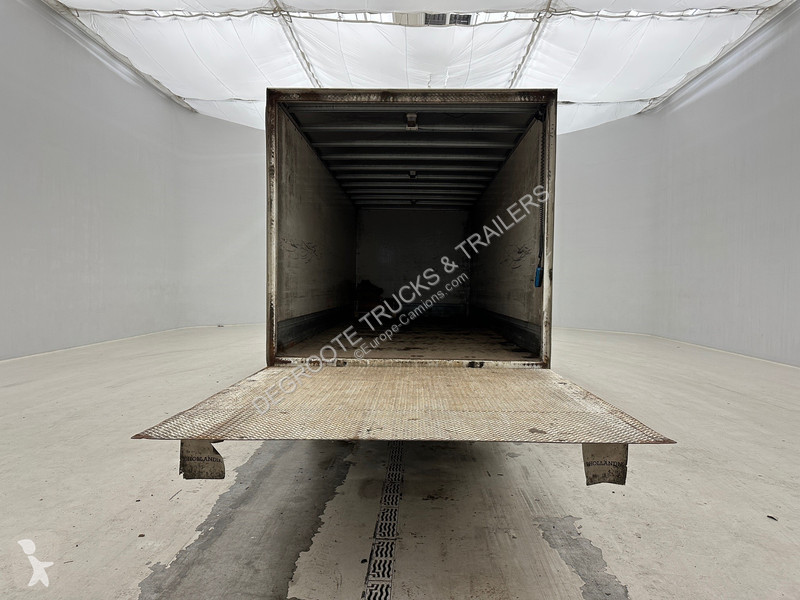 Vrachtwagen MAN 12.220