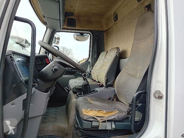 Camion Renault MIDLUM CELLA FRIGO
