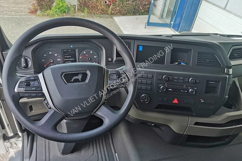 Camion MAN 41.440 BB CH Flatbed with Crane (3...