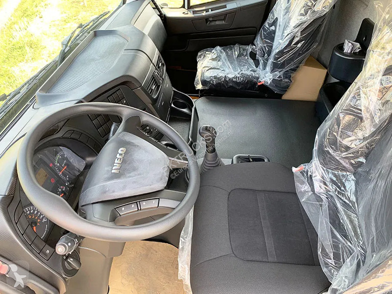 Kamion Iveco 410T42 Chassis Cabin (2 units)