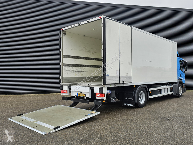 Vrachtwagen Scania P250 4x2 / FRIGO / KUH / BW