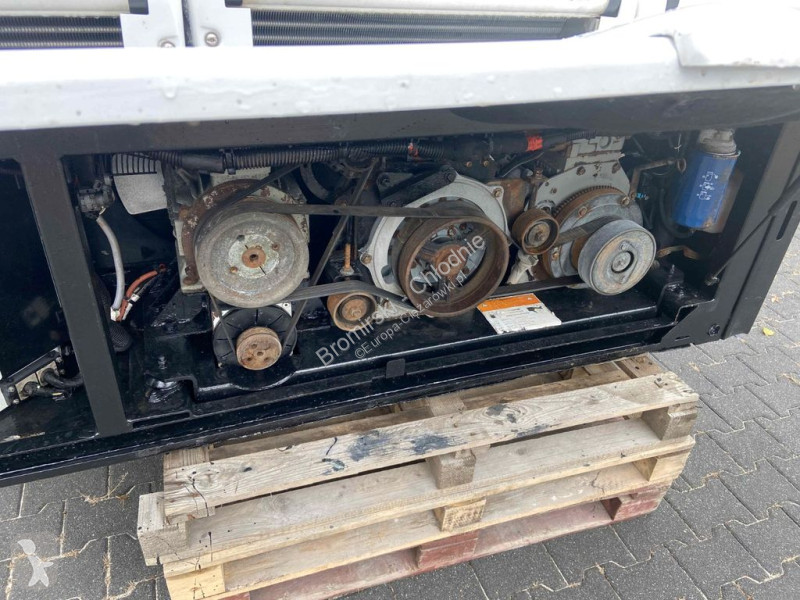 Camião  CARRIER SUPRA 950 UMT