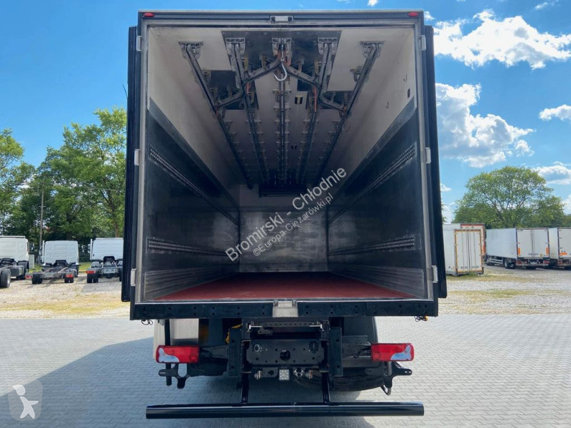 Camion MAN 26.400 FLEISCH-ROHRBAHNEN/MEAT CHEREAU