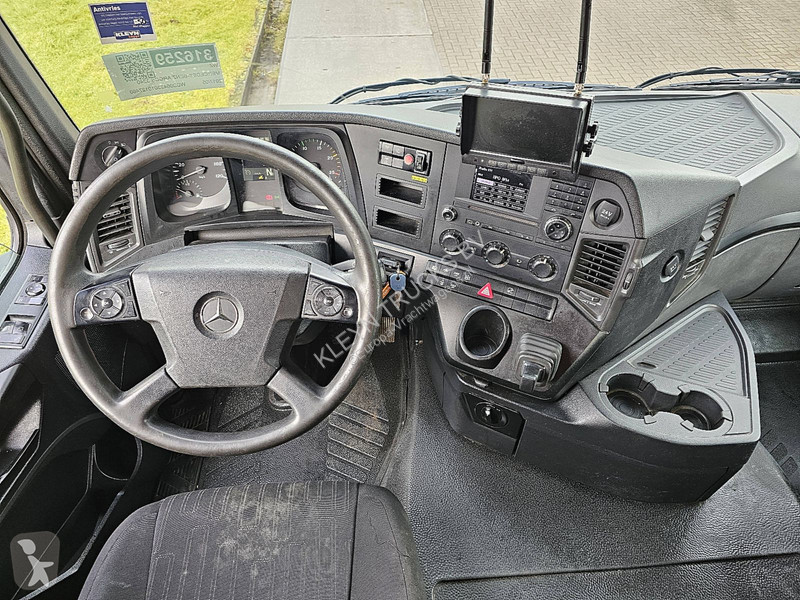 Kamion Mercedes AROCS 3 HIAB 232ES5