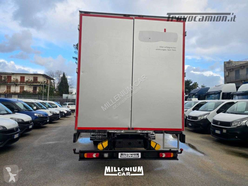 Kamion Iveco 120E22 FURGONE 7,70 KM 180000 2018