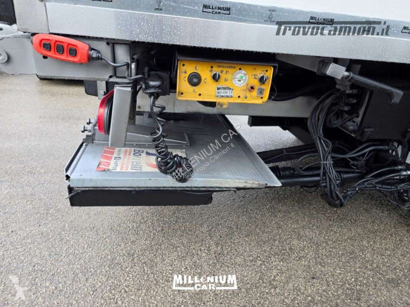 Kamion Iveco 140E22 CELLA 6,70 GRUPPO PEDANA...