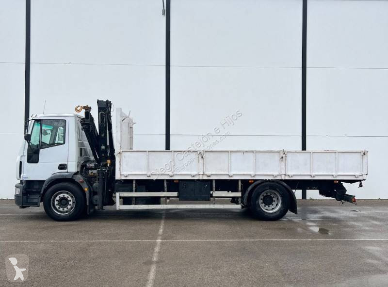Kamion Iveco Con pluma