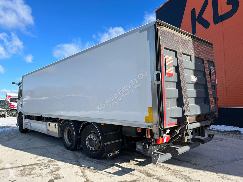 Kamion Mercedes 2735 6x2*4 BOX L=8476 mm
