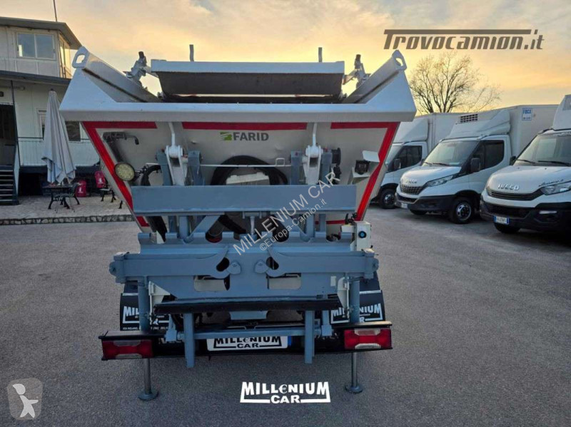 Utilaje pentru drumuri Iveco COMPATTATORE FARID...