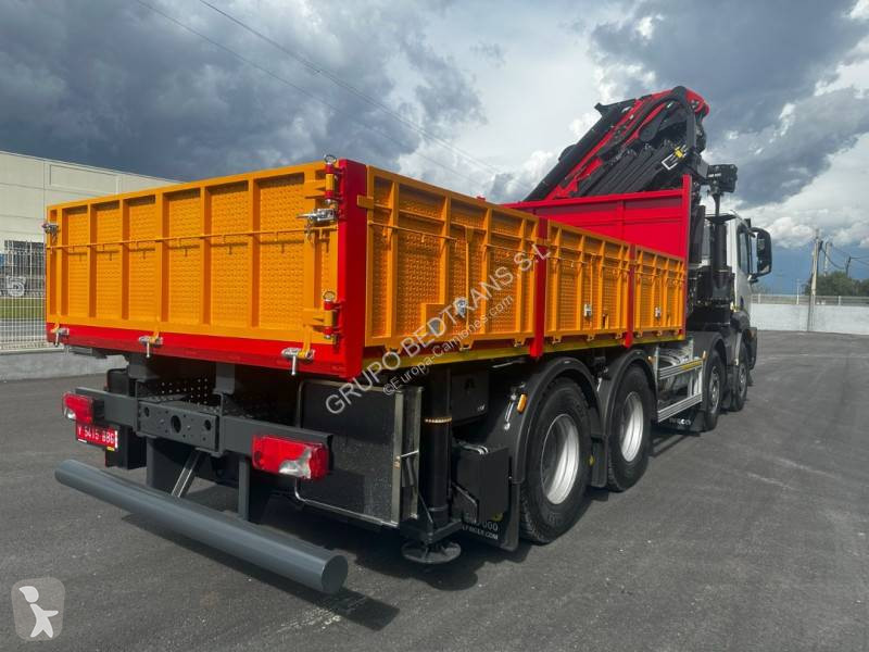 Camion Iveco Grúa