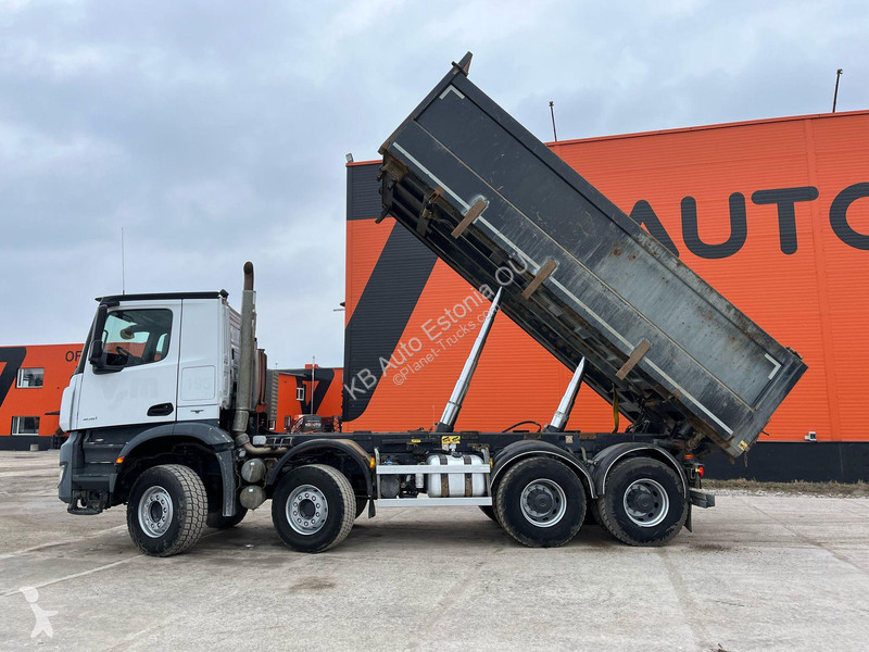 Kamion Mercedes Arocs 4151 8x4 BORDMATIC / FULL...
