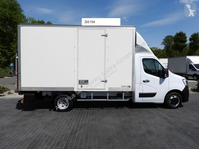 Camion Renault MASTER  KONTENER WINDA 8 PALET...