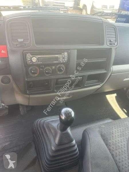 شاحنة Nissan cabstar 35-11