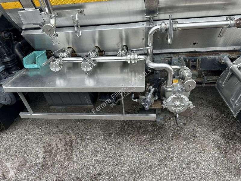 شاحنة Nissan T135