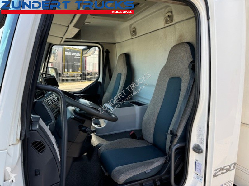 Kamion Volvo 250 CARRIER EASY COLD, PALFINGER...