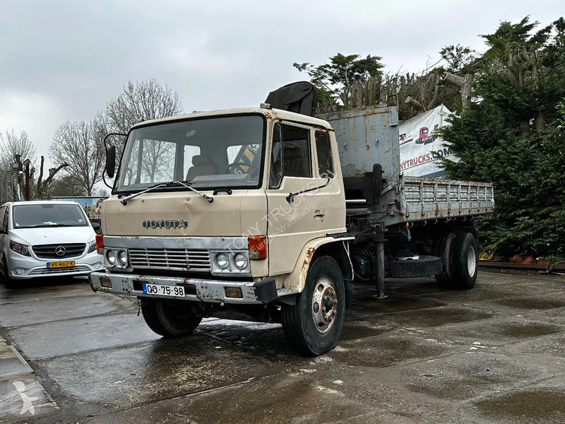 Camion Toyota HINO 14T 4X2 Tipper+Crane Hiab...