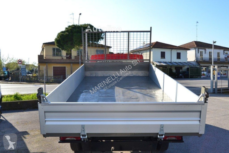 Véhicule utilitaire Iveco 35C13 2.3
