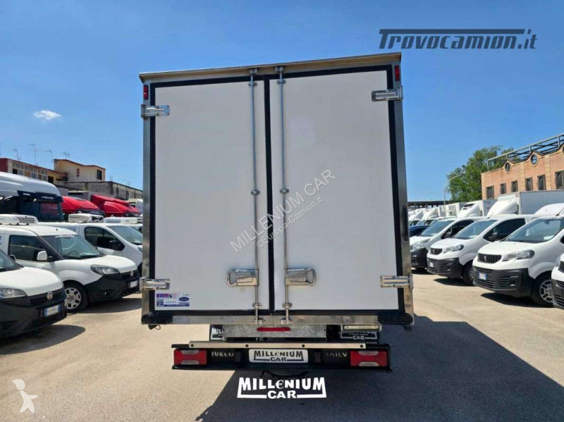 Kamion Iveco 35-15 CELLA 3,90 FRC PARATIA
